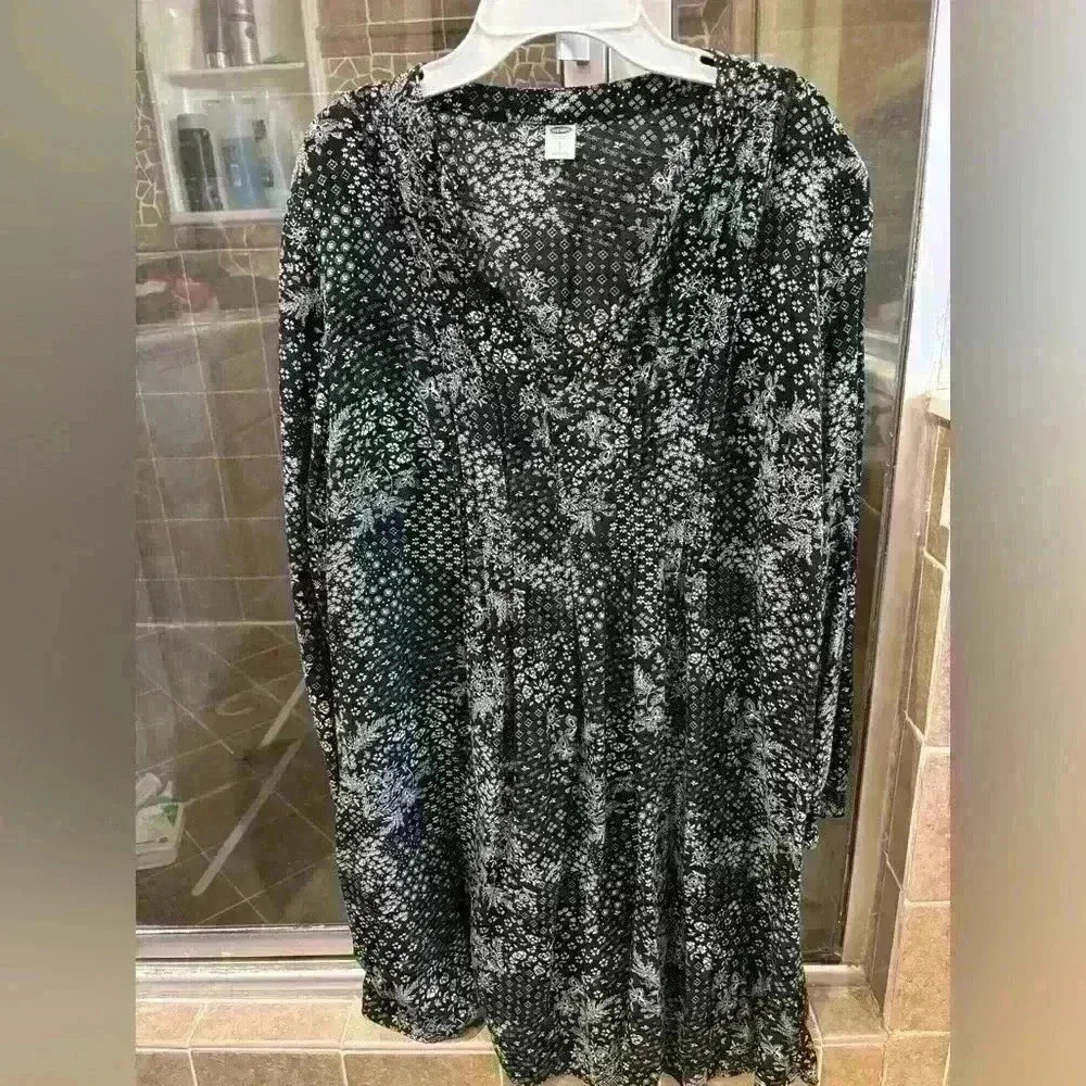 Old Navy tunic dress. Size Large. Very comfortable!